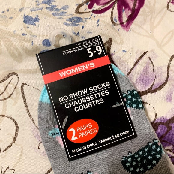 - 💜 Two Pairs of Cute Socks — Turtle and Stripe Socks - Picture 2 of 8